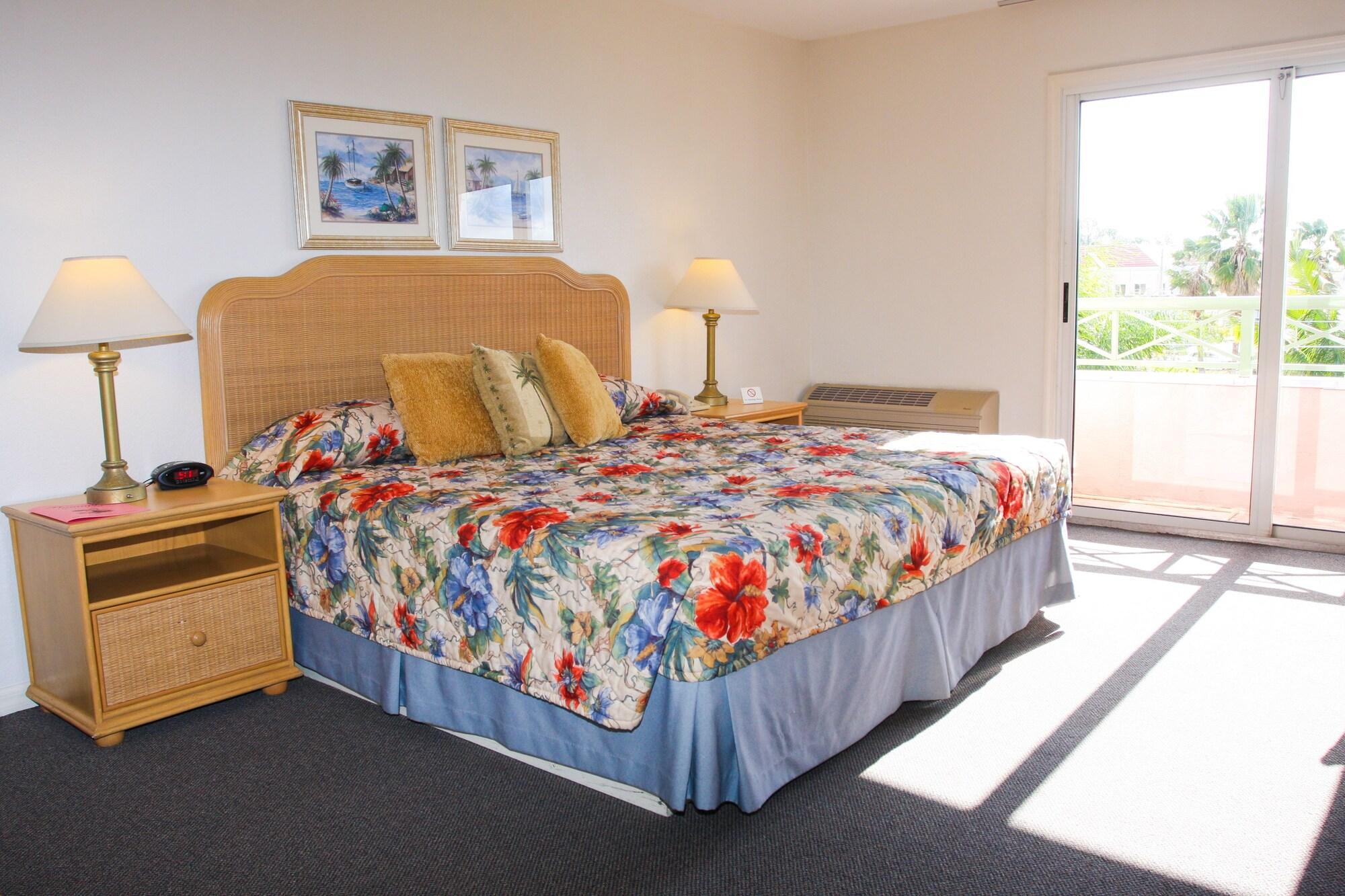 Castaways Resort And Suites Freeport Exterior photo