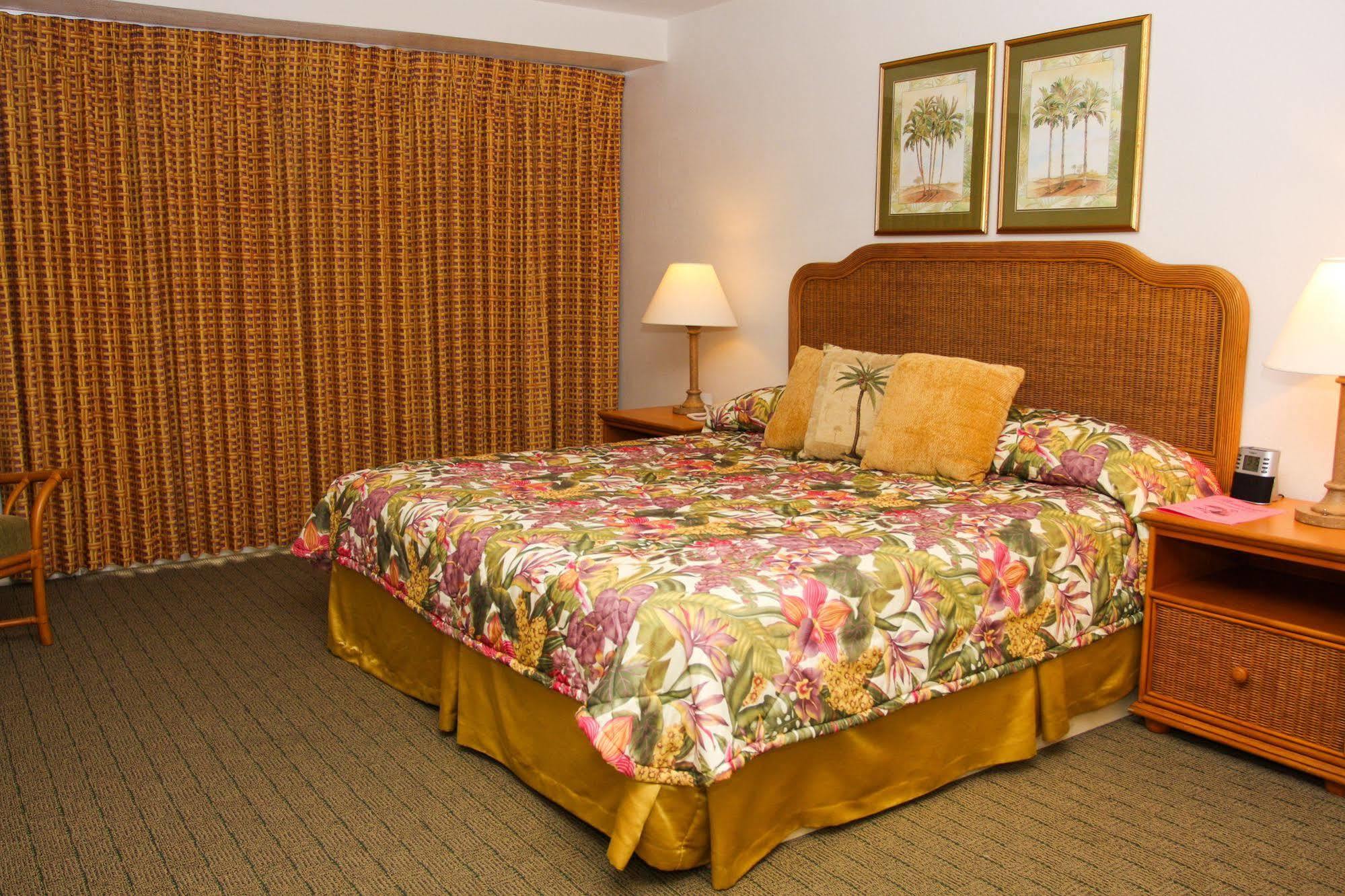 Castaways Resort And Suites Freeport Exterior photo